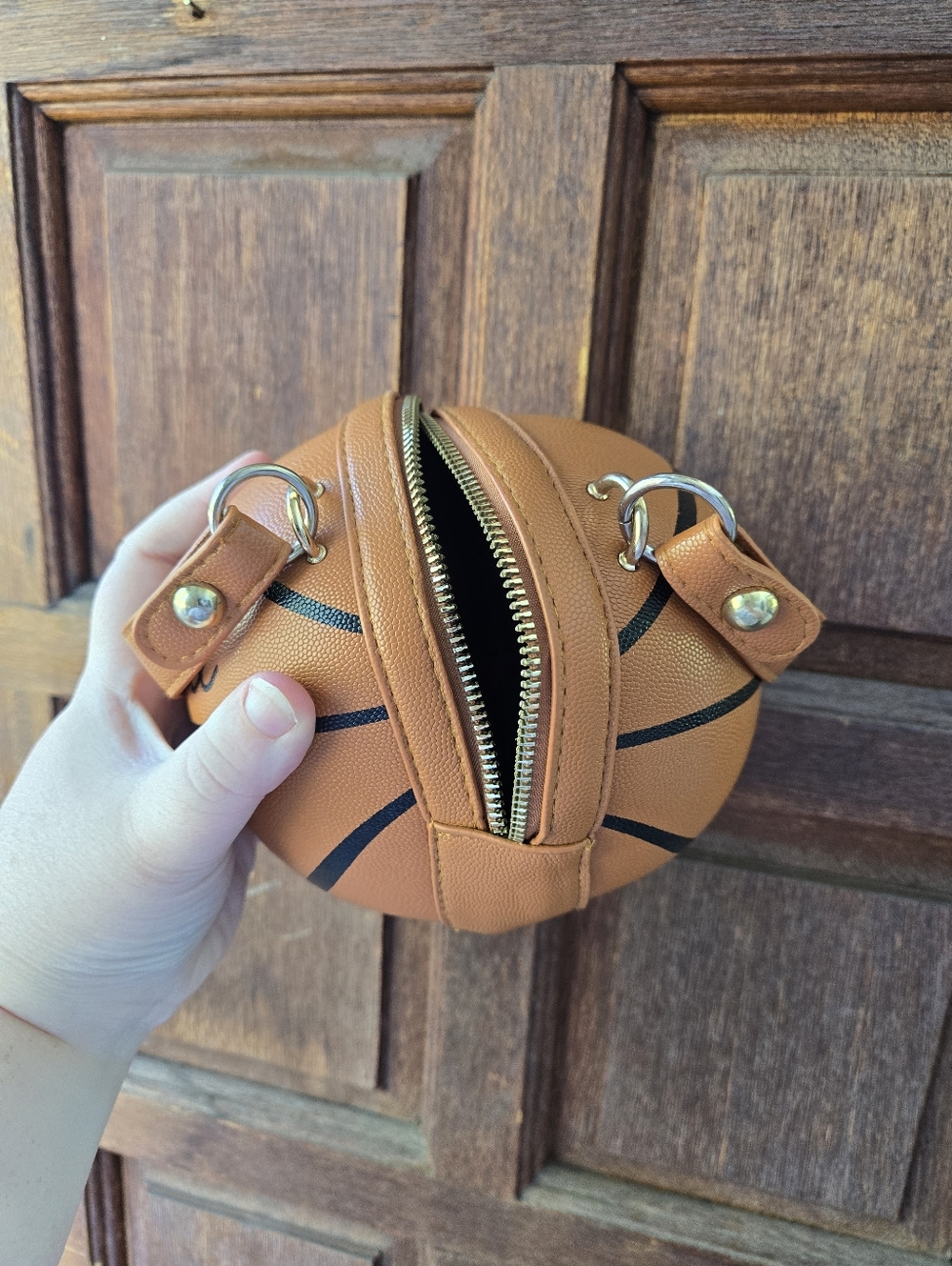 Novelty Basketball Purse - Picture 6 of 6